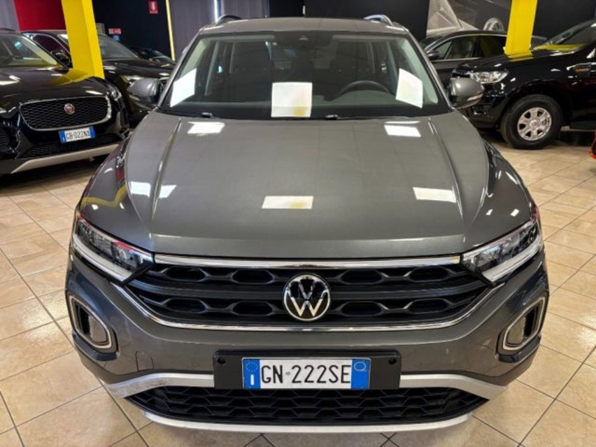 Volkswagen T-Roc 1.5 tsi R-Line dsg (2)