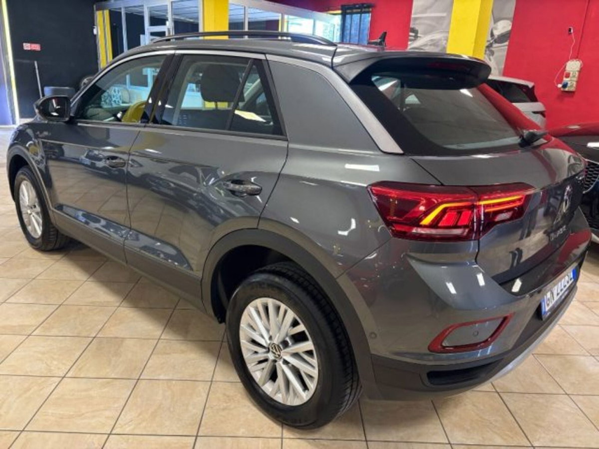 Volkswagen T-Roc 1.5 tsi R-Line dsg (4)