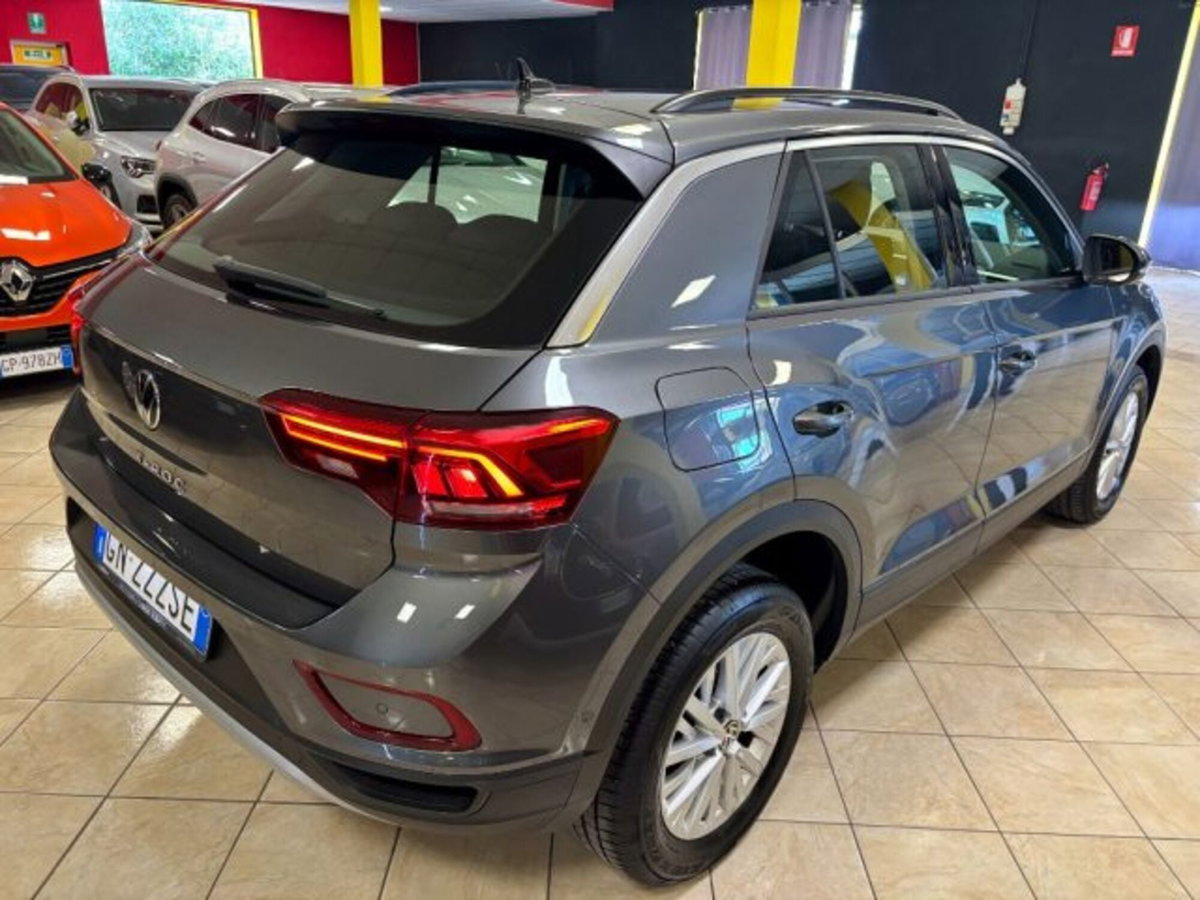 Volkswagen T-Roc 1.5 tsi R-Line dsg (6)