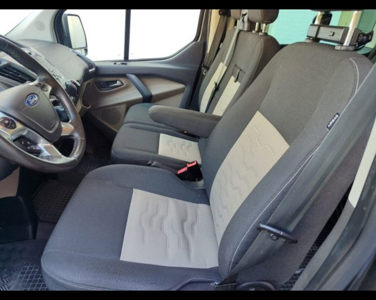 Ford Tourneo Custom 310 2.0 TDCi 130CV PC Titanium (6)