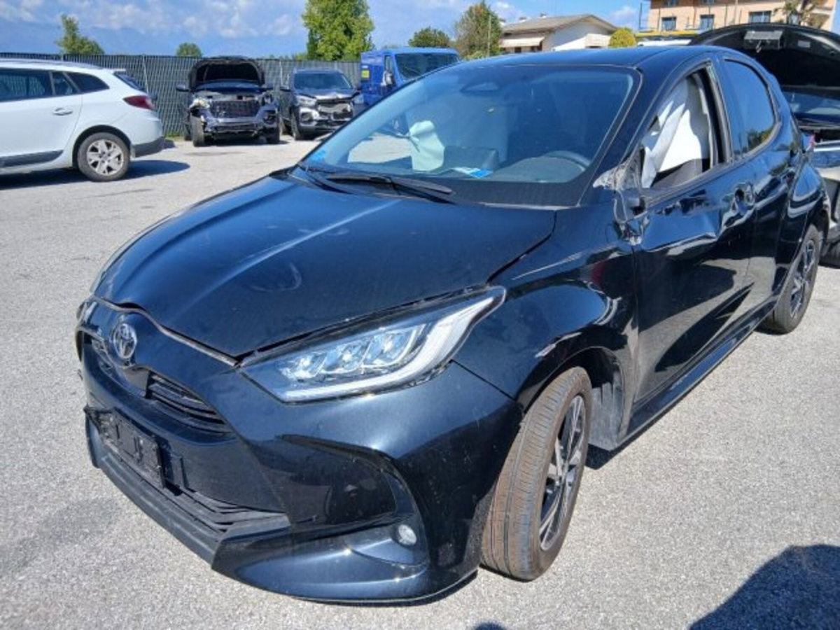 Toyota Yaris 1.5 Hybrid 5 porte Energy (2)