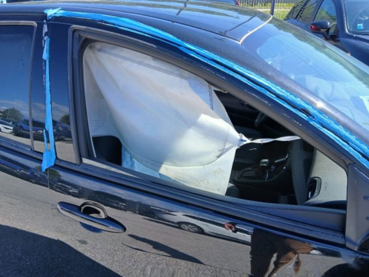Toyota Yaris 1.5 Hybrid 5 porte Energy (8)