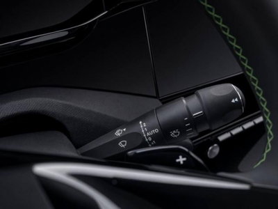 Peugeot 408 Hybrid 225 e-EAT8 First Edition (15)