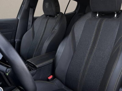 Peugeot 408 Hybrid 225 e-EAT8 First Edition (9)