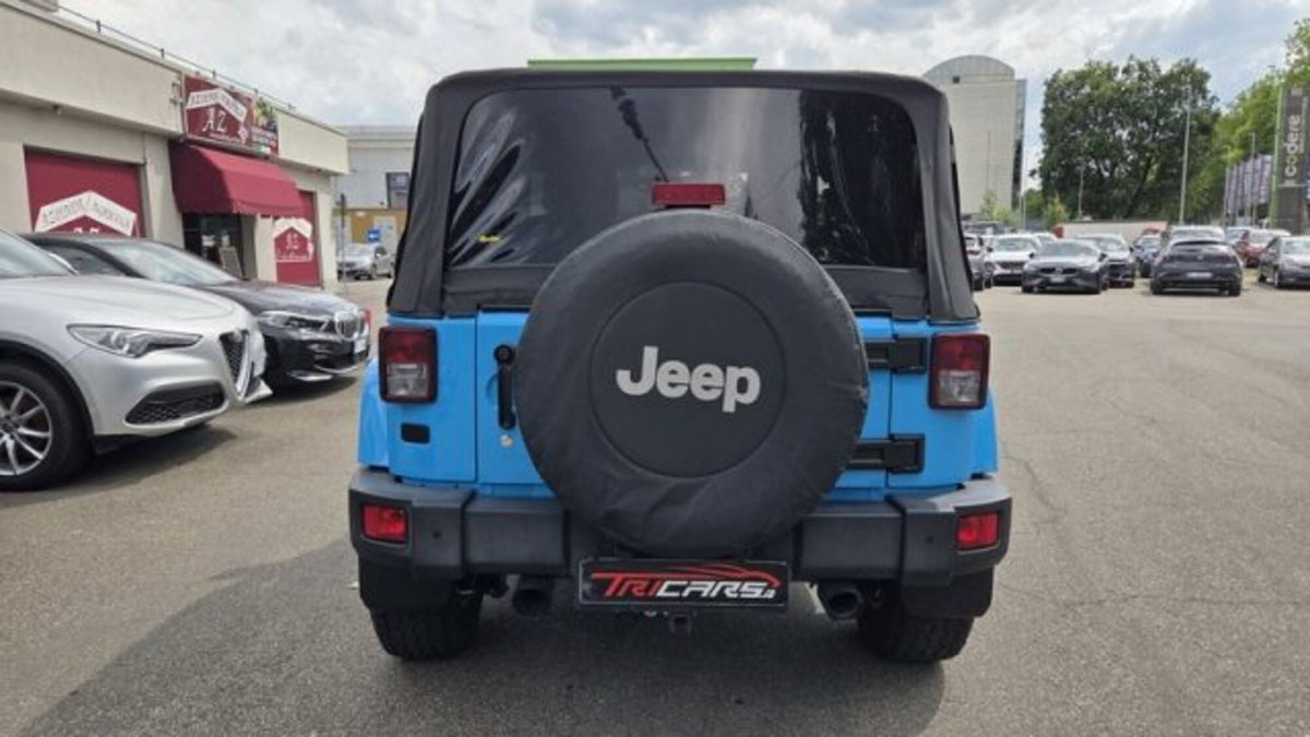 Jeep Wrangler 2.8 CRD DPF Sahara Auto (4)