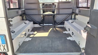 Land Rover Defender 90 2.2 TD4 Pick Up E (18)
