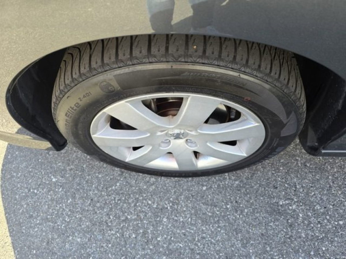 Peugeot 308 1.6 HDi 110CV 5p. Business (5)