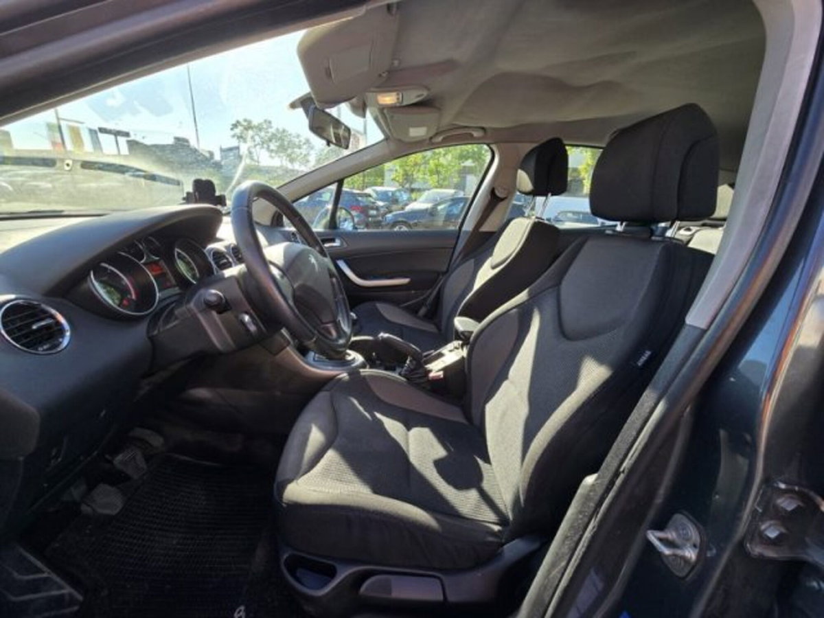 Peugeot 308 1.6 HDi 110CV 5p. Business (7)