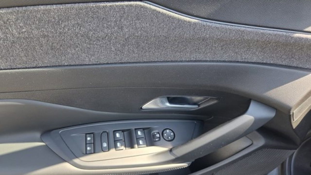 Peugeot 408 1.2 puretech Allure s&s 130cv eat8 (18)