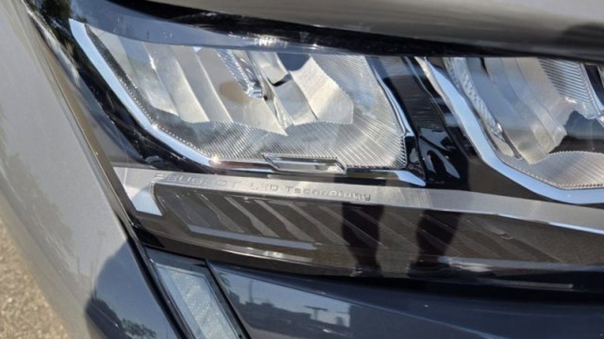 Peugeot 408 1.2 puretech Allure s&s 130cv eat8 (9)