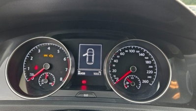 Volkswagen Golf 1.0 TSI 85 CV 5p. Trendline BlueMotion Technology (16)