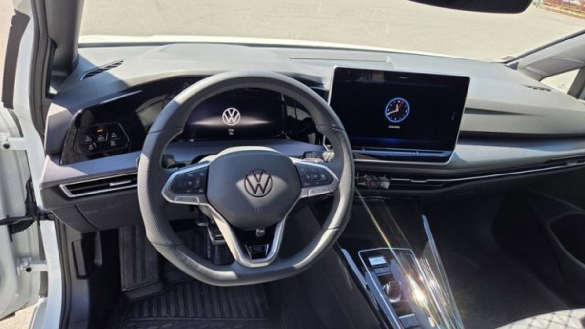 Volkswagen Golf 2.0 TDI 150 CV DSG SCR R-Line (17)