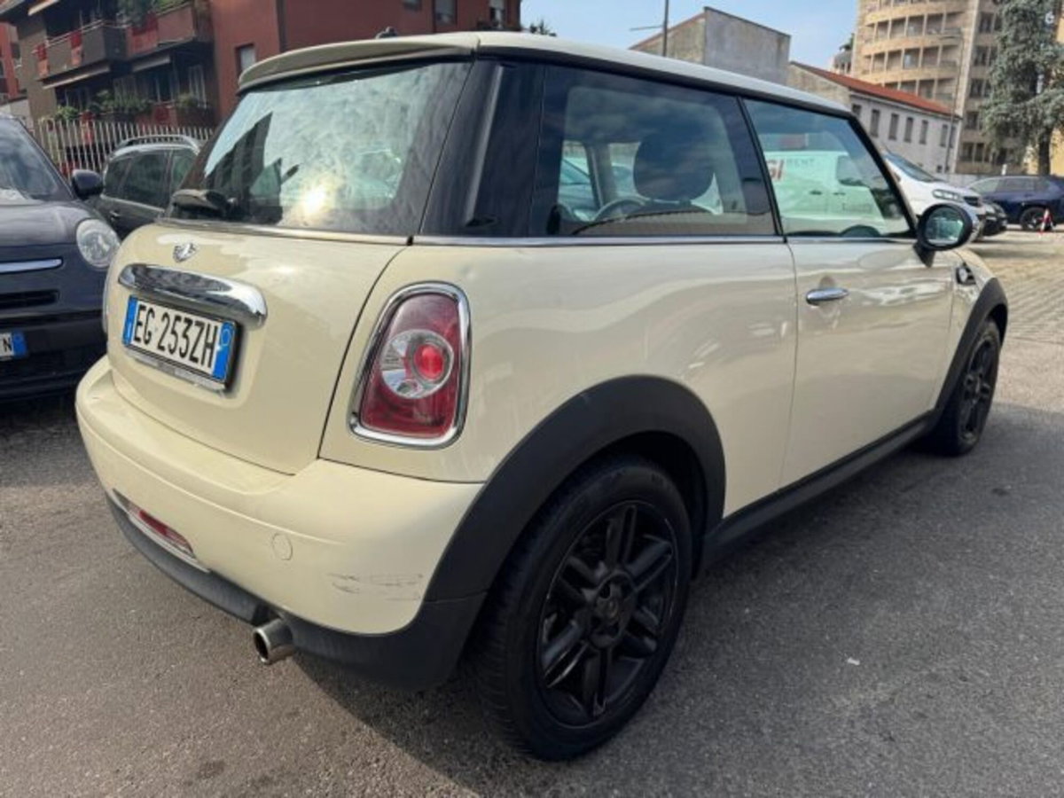 MINI Mini 1.6 16V One (55kW) (5)