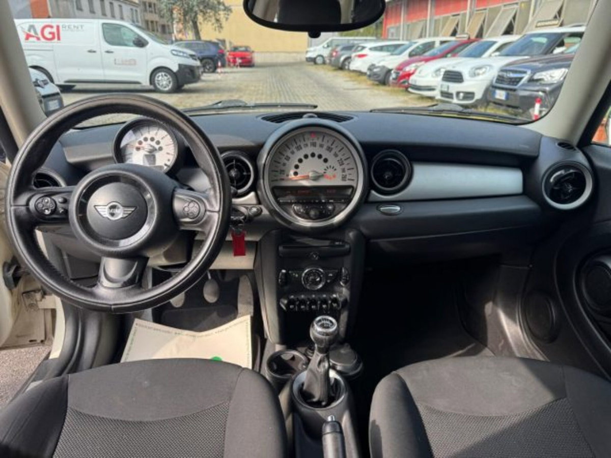 MINI Mini 1.6 16V One (55kW) (9)