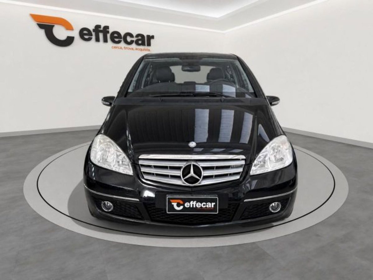 Mercedes-Benz Classe A 160 BlueEFFICIENCY Coupé Special Edition (2)