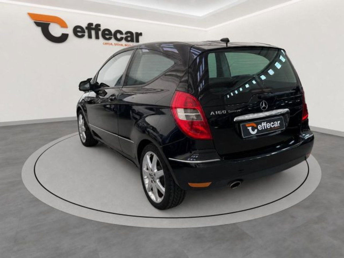 Mercedes-Benz Classe A 160 BlueEFFICIENCY Coupé Special Edition (4)