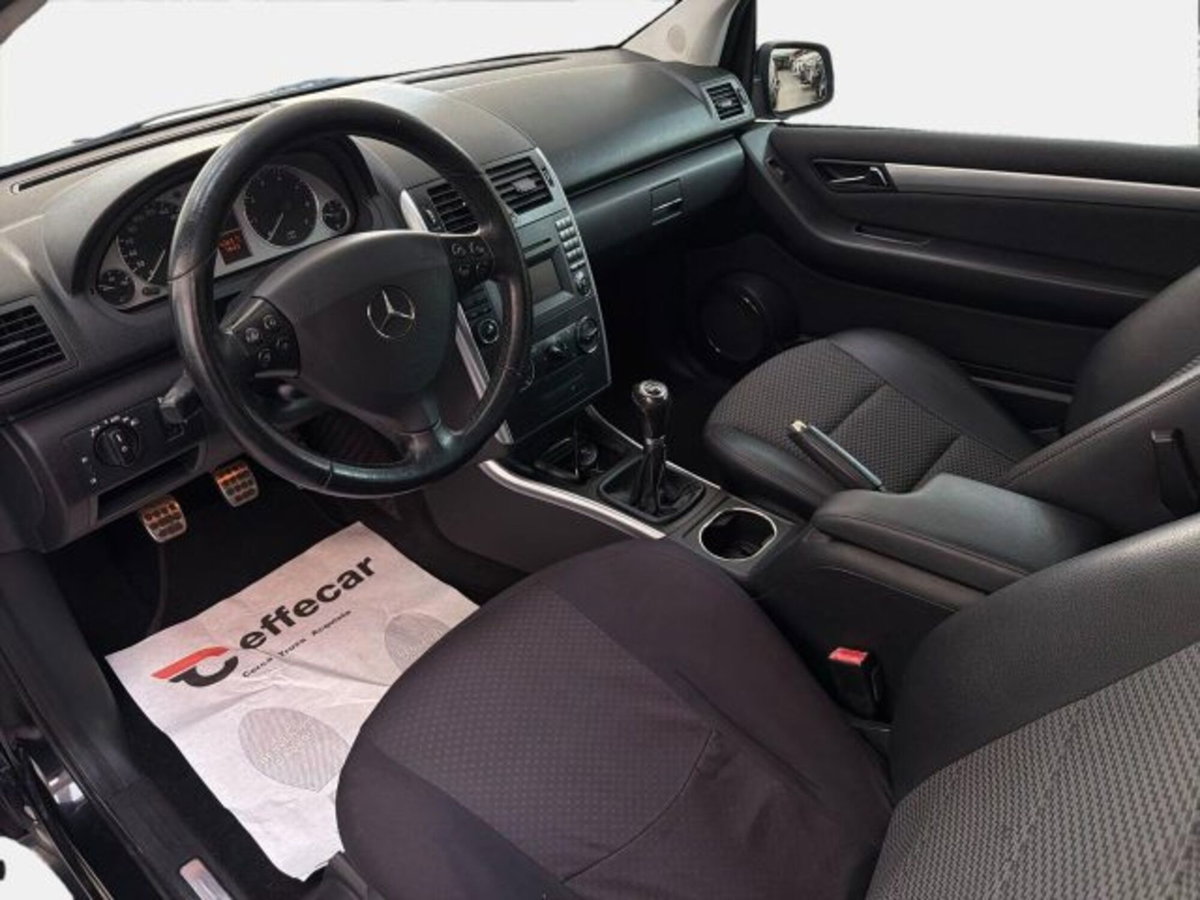 Mercedes-Benz Classe A 160 BlueEFFICIENCY Coupé Special Edition (7)