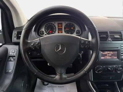 Mercedes-Benz Classe A 160 BlueEFFICIENCY Coupé Special Edition (9)