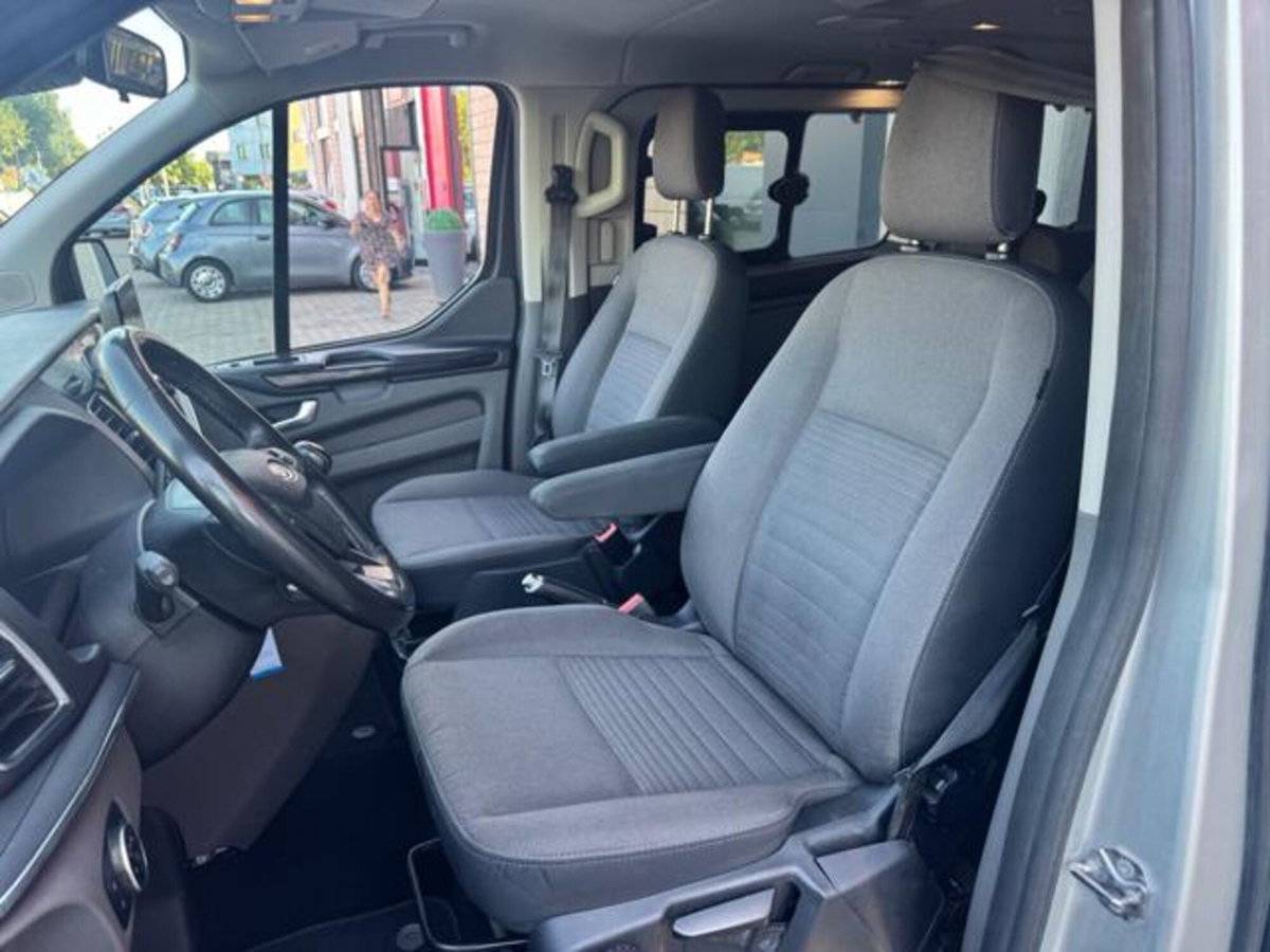 Ford Tourneo Custom 320 2.0 EcoBlue 150CV PL Titanium (11)
