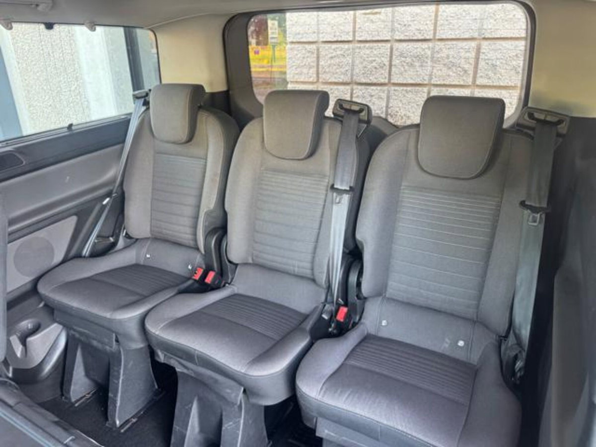 Ford Tourneo Custom 320 2.0 EcoBlue 150CV PL Titanium (16)