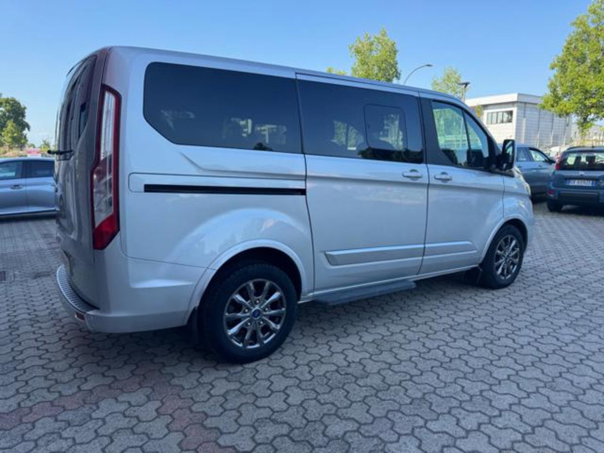 Ford Tourneo Custom 320 2.0 EcoBlue 150CV PL Titanium (4)