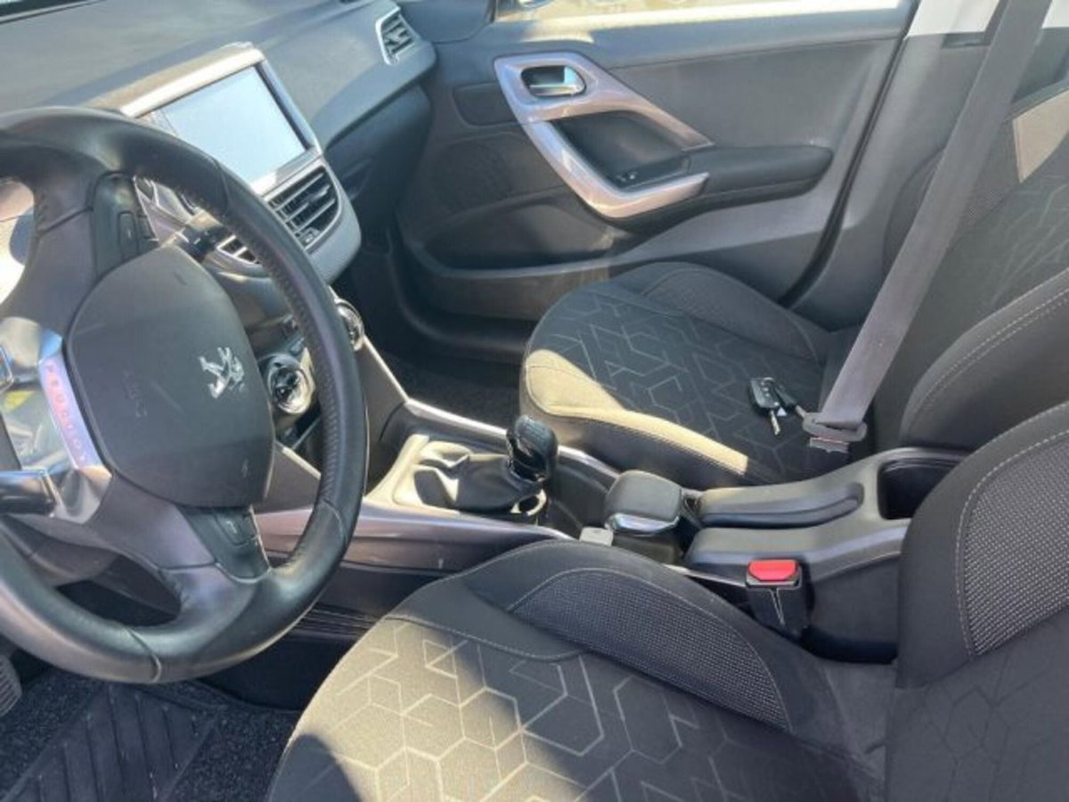 Peugeot 2008 e-HDi 92 CV Stop&Start ETG6 Active (2)