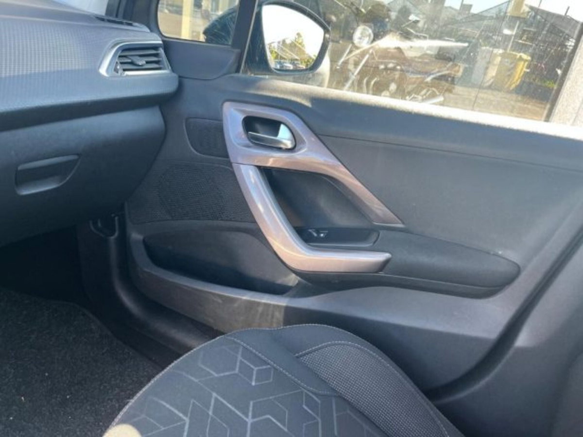 Peugeot 2008 e-HDi 92 CV Stop&Start ETG6 Active (3)