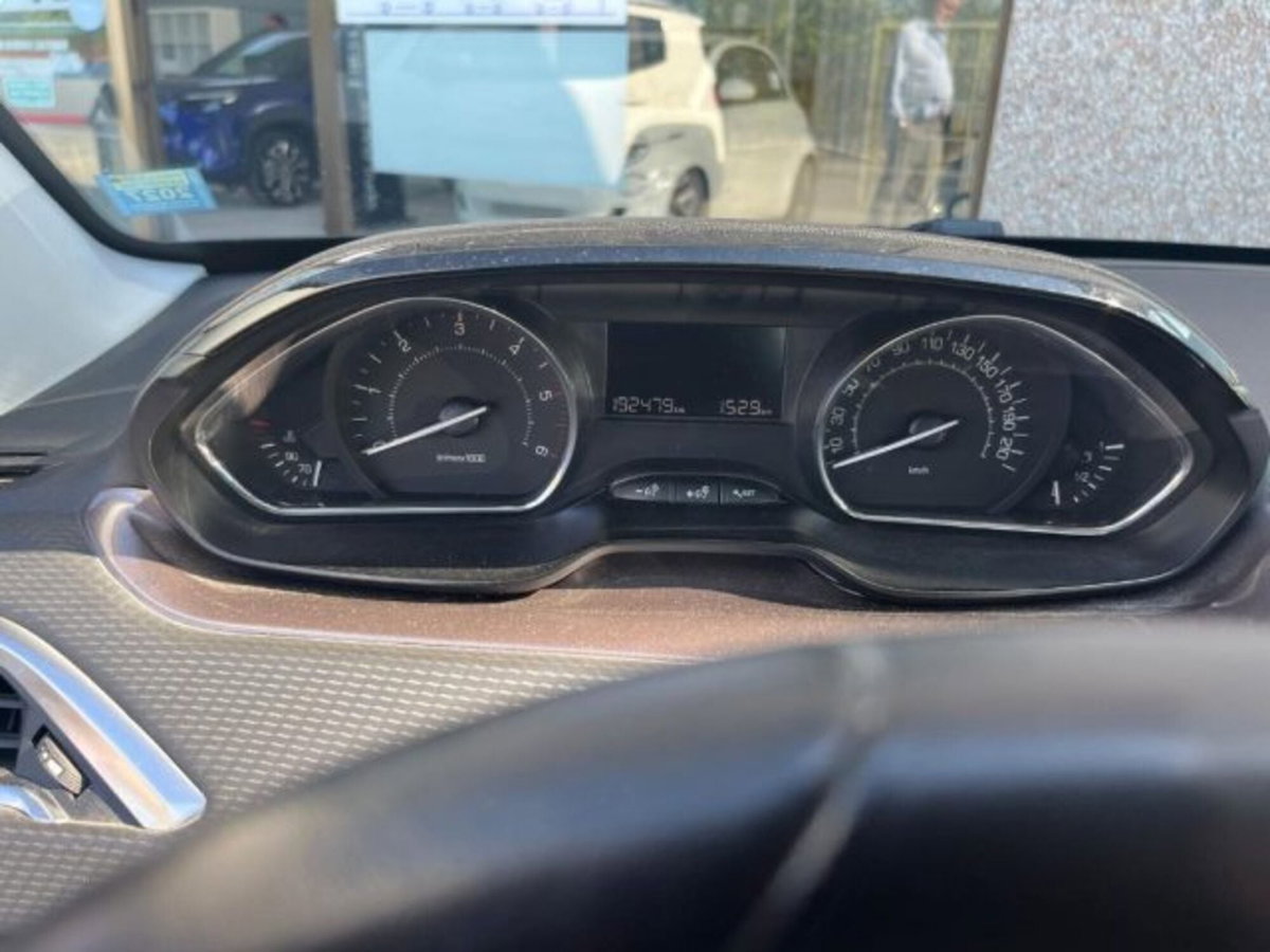 Peugeot 2008 e-HDi 92 CV Stop&Start ETG6 Active (4)