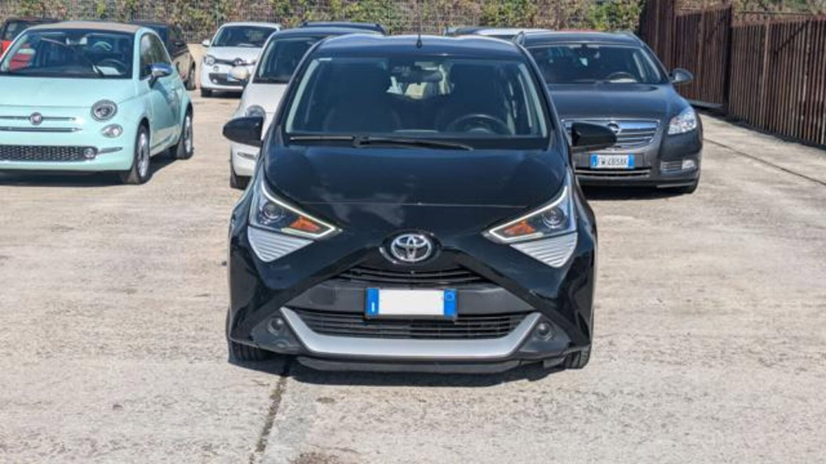 Toyota Aygo Connect 1.0 VVT-i 72 CV 5 porte x-cool (13)