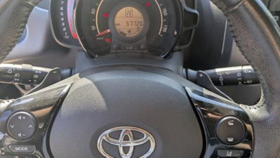 Toyota Aygo Connect 1.0 VVT-i 72 CV 5 porte x-cool (7)
