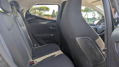 Toyota Aygo Connect 1.0 VVT-i 72 CV 5 porte x-cool (12)