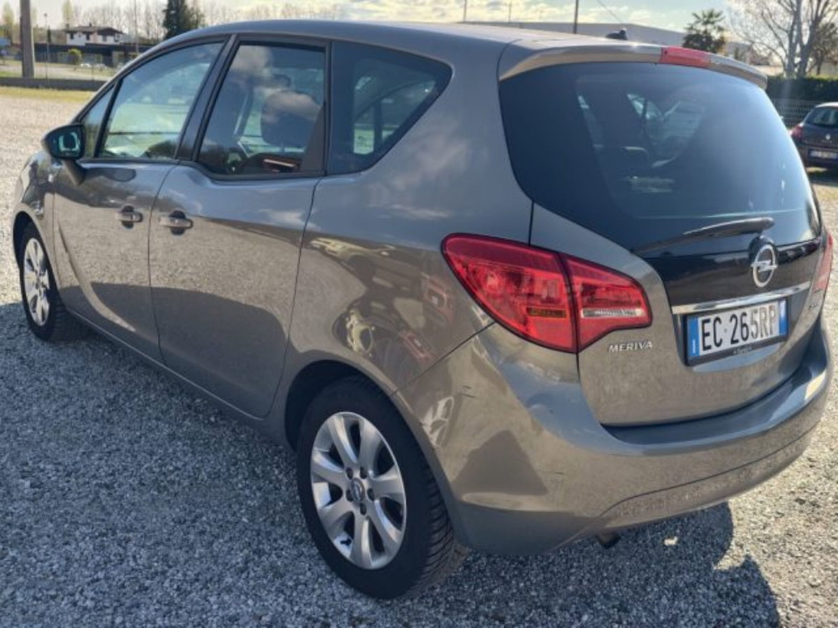 Opel Meriva 1.3 CDTI 95CV ecoFLEStart&Stop Cosmo (16)