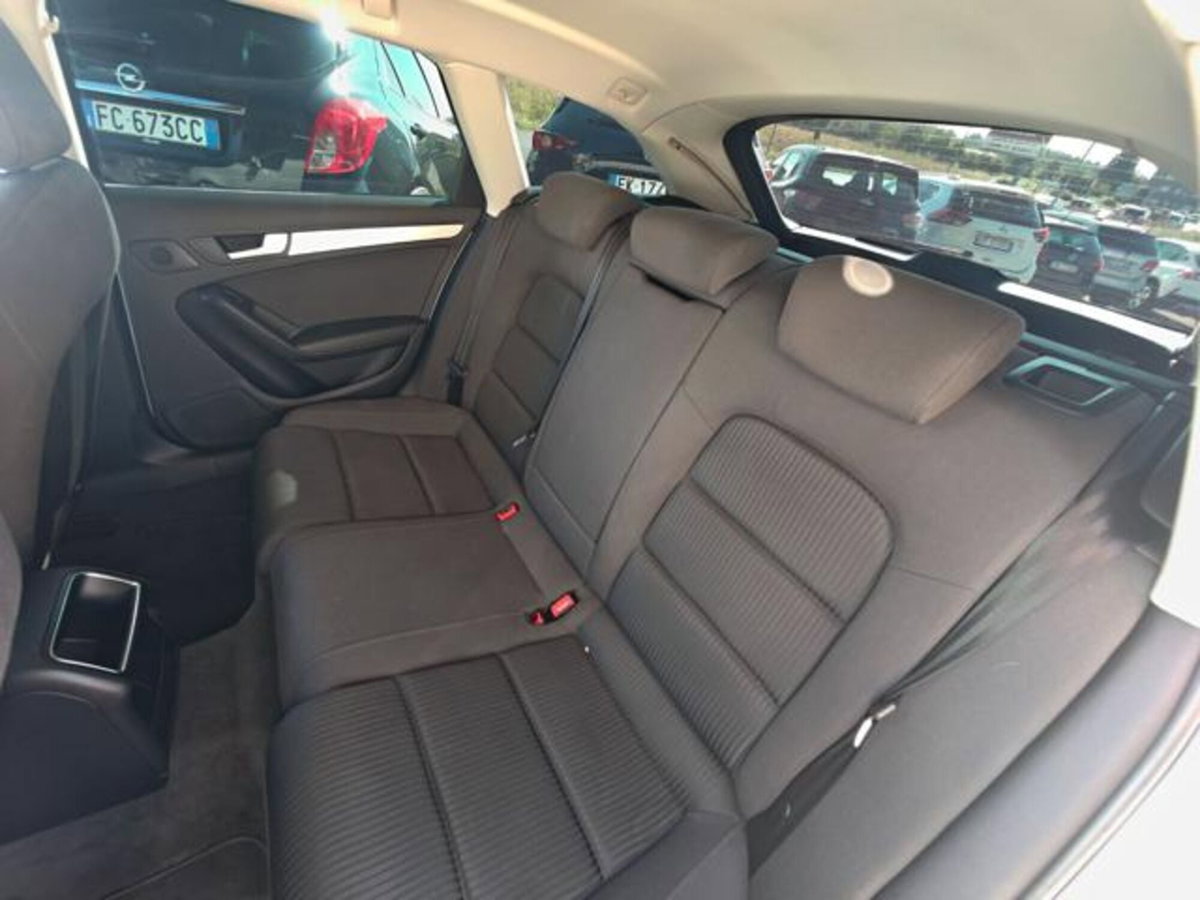 Audi A4 Avant 2.0 TDI 120 CV (11)