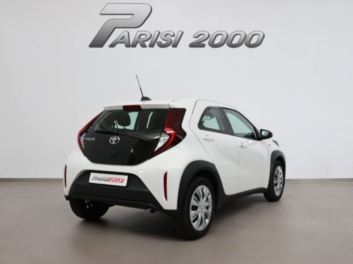 Toyota Aygo X 1.0 Lounge 72cv (3)