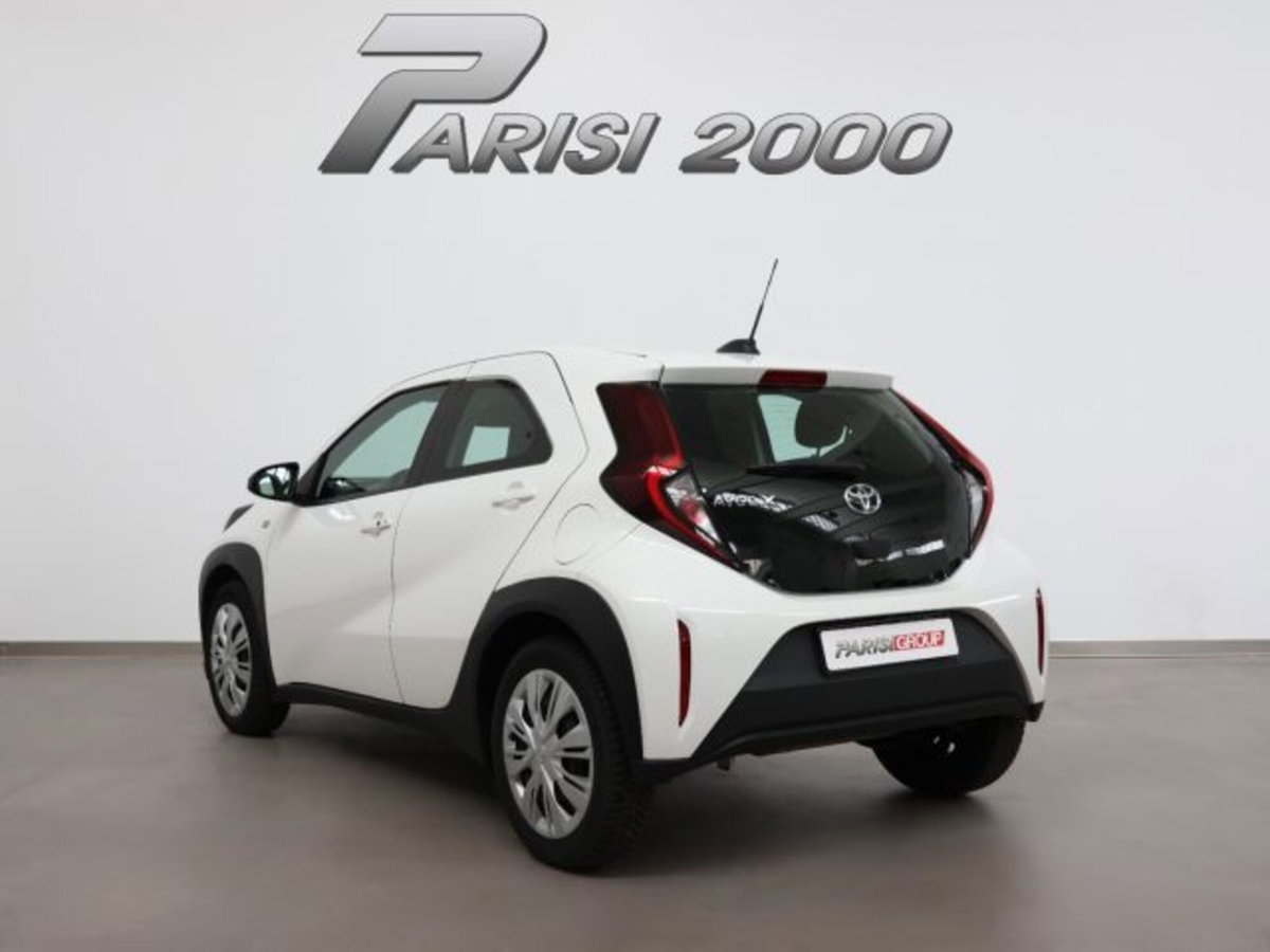 Toyota Aygo X 1.0 Lounge 72cv (4)