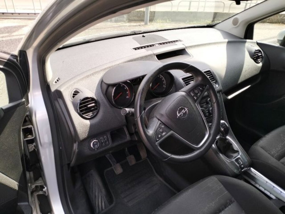 Opel Meriva 1.4 100CV Cosmo (11)