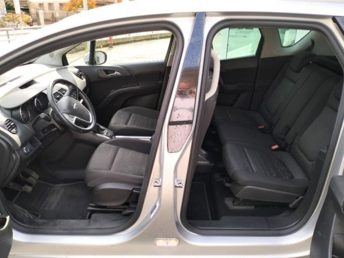 Opel Meriva 1.4 100CV Cosmo (8)