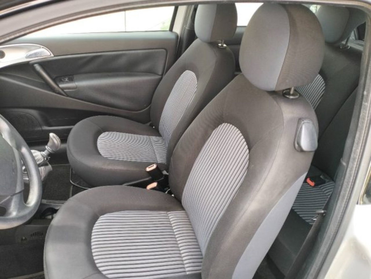 Lancia Ypsilon 1.4 Oro Bianco (7)