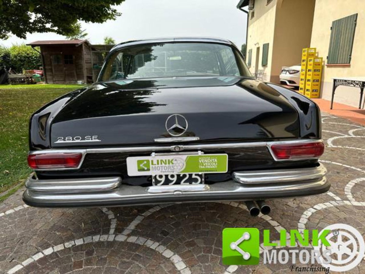 Mercedes-Benz 280 Coupé 280 SLC (2)