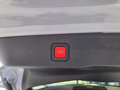 Jeep Avenger 1.2 turbo e-hybrid mhev Summit fwd 110cv edct6 (15)