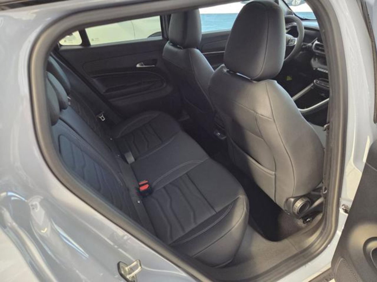 Jeep Avenger 1.2 turbo e-hybrid mhev Summit fwd 110cv edct6 (7)