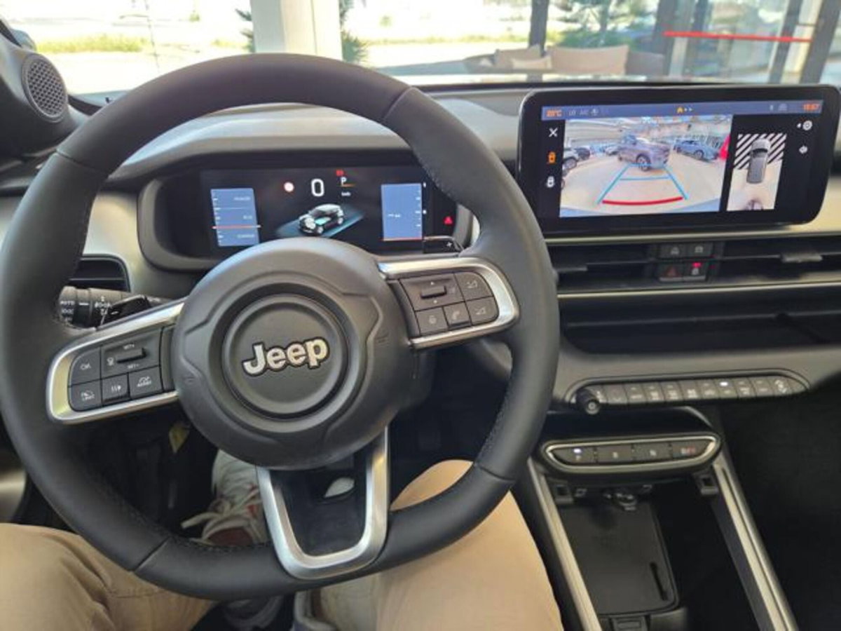 Jeep Avenger 1.2 turbo e-hybrid mhev Summit fwd 110cv edct6 (8)