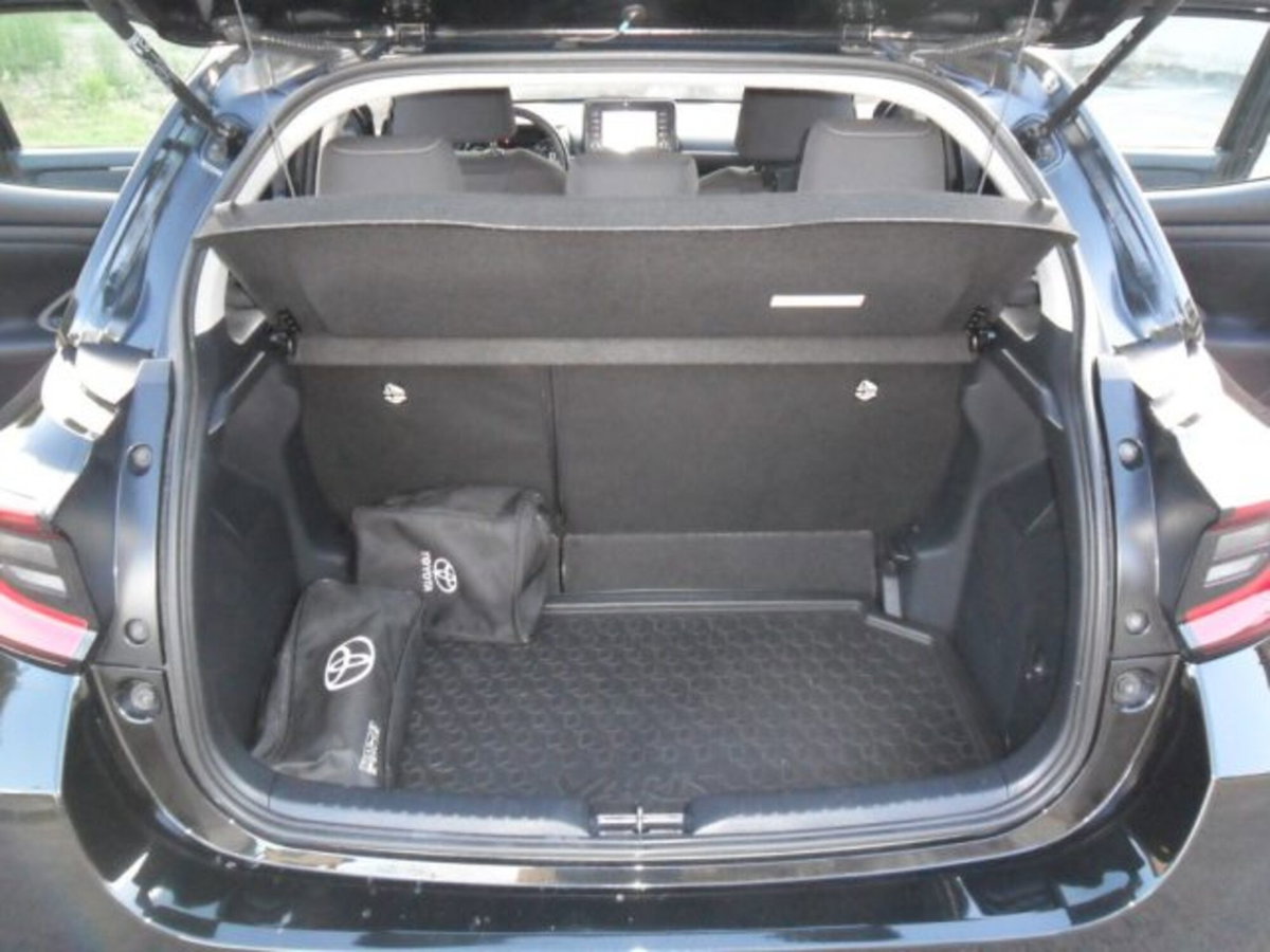 Toyota Yaris Cross 1.5 Hybrid 5p. E-CVT Lounge (9)
