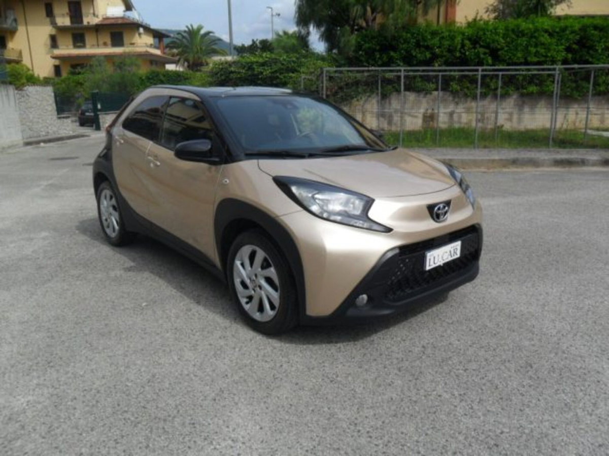 Toyota Aygo X 1.0 VVT-i 72 CV 5 porte Limited Air (2)