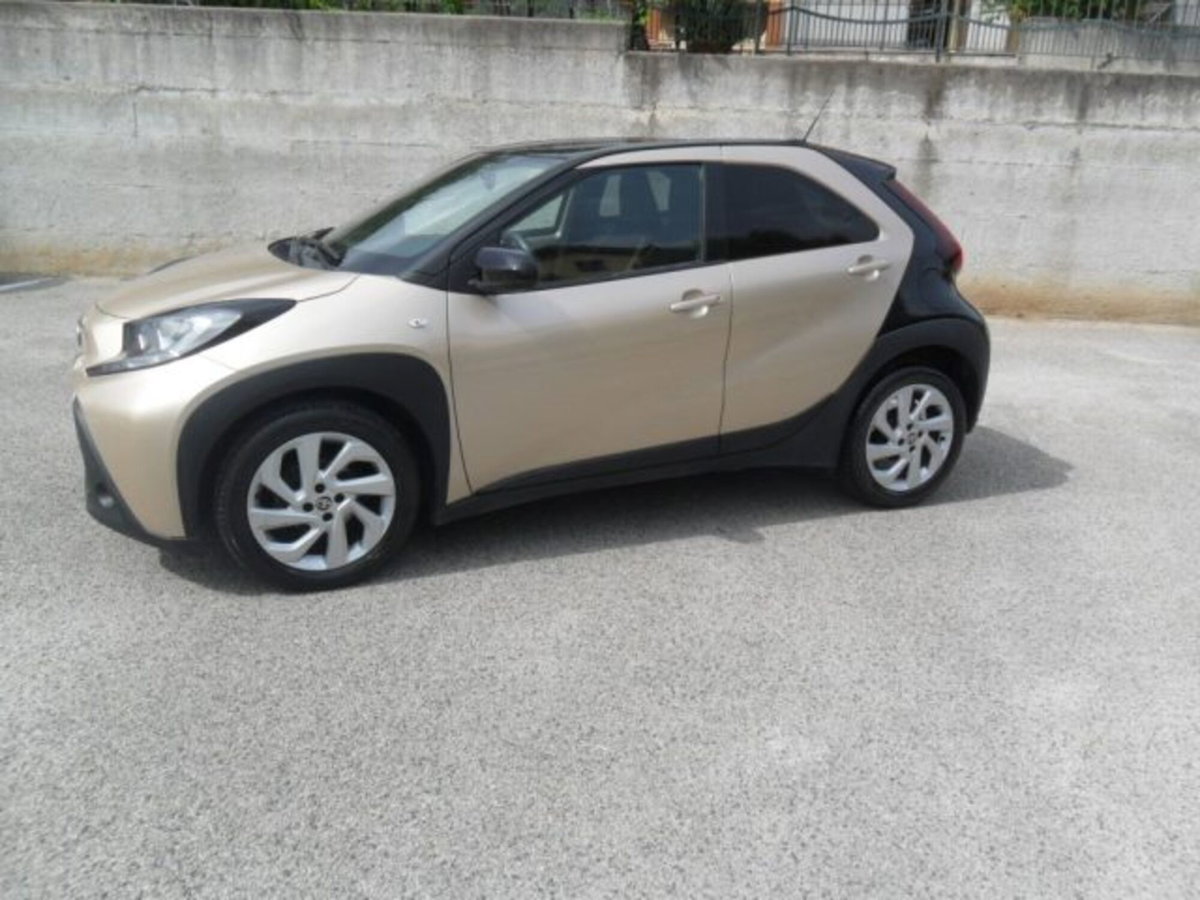 Toyota Aygo X 1.0 VVT-i 72 CV 5 porte Limited Air (3)