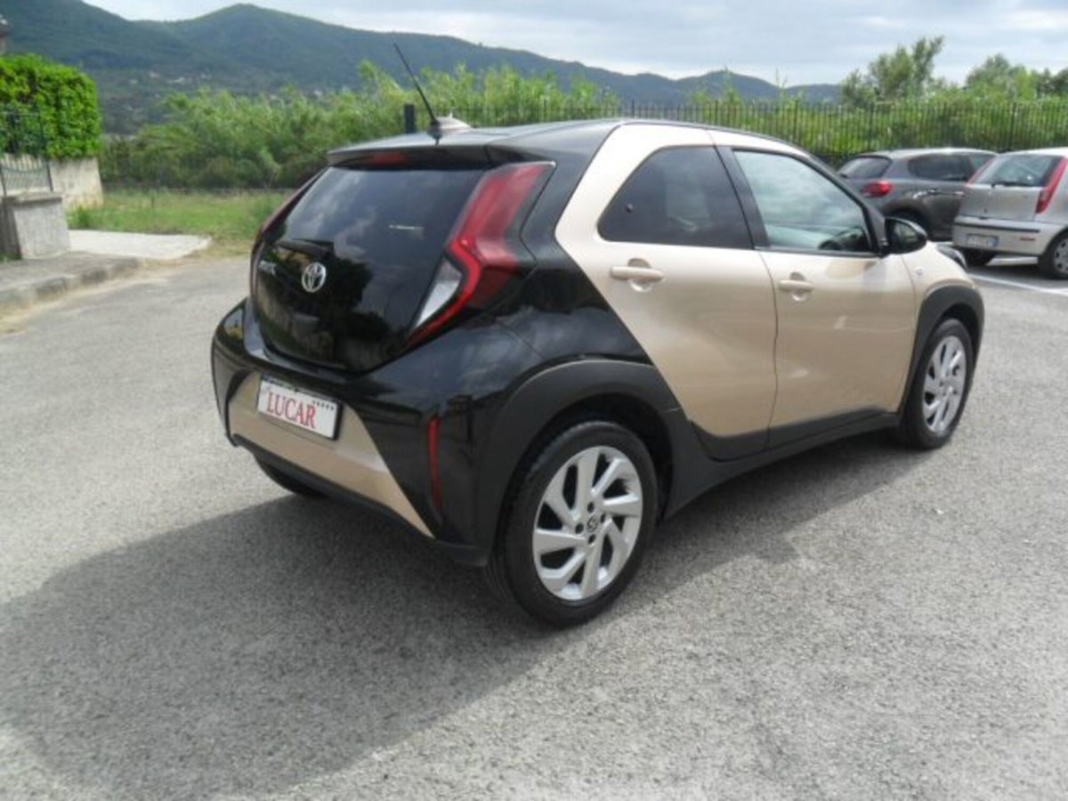 Toyota Aygo X 1.0 VVT-i 72 CV 5 porte Limited Air (5)