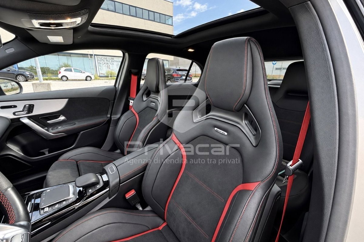 Mercedes-Benz Classe A 35 AMG 4Matic (12)