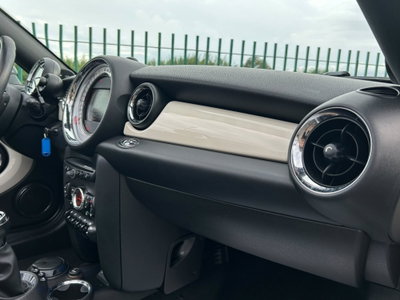 MINI Mini Roadster 2.0 Cooper SD Roadster (17)