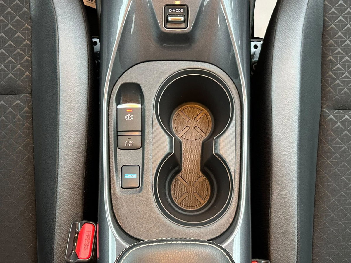 Nissan Juke 1.6 hev Tekna (13)