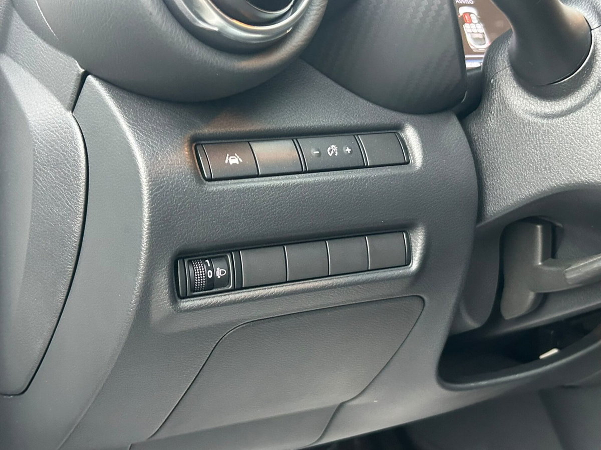 Nissan Juke 1.6 hev Tekna (17)
